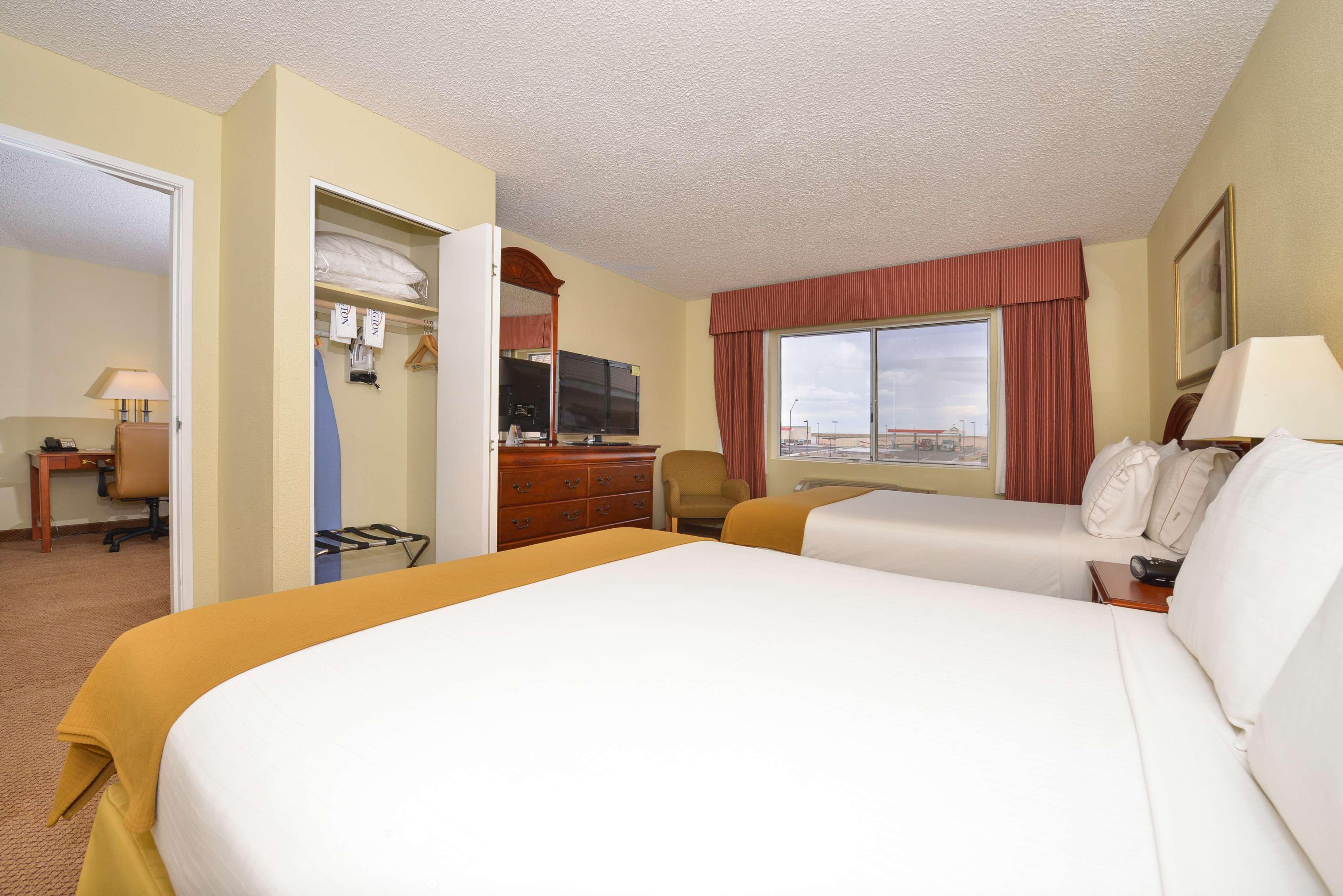 Baymont Inn & Suites By Wyndham Holbrook Exterior photo