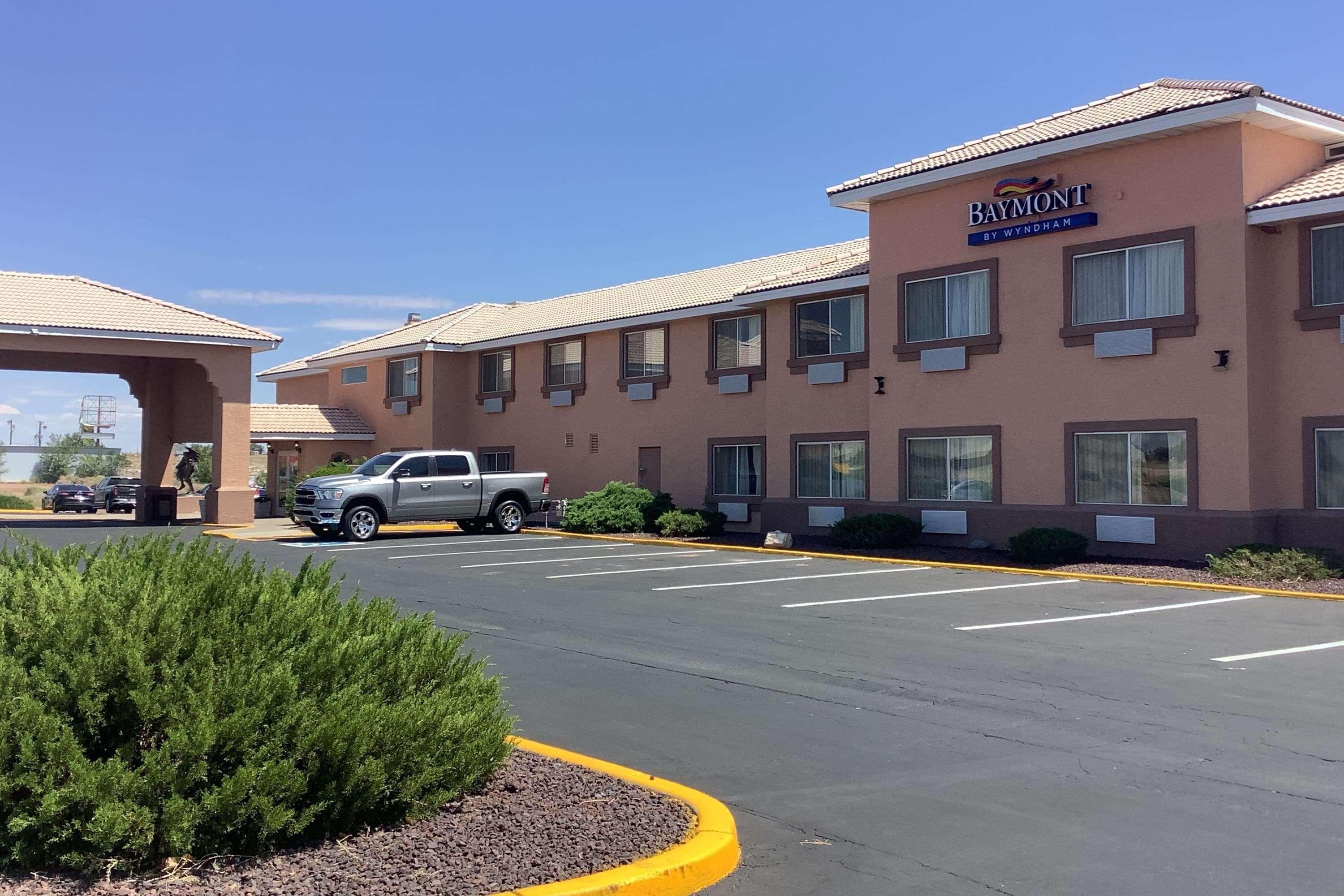 Baymont Inn & Suites By Wyndham Holbrook Exterior photo